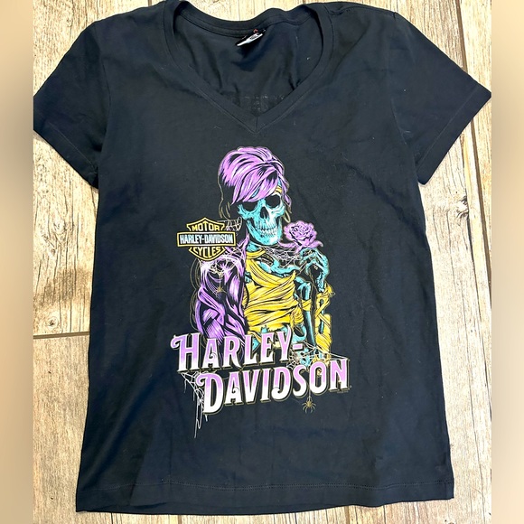Harley-Davidson Tops - Harley Davidson Mummy Dearest v-neck tee, size medium